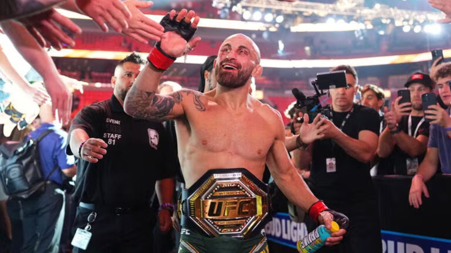 Alexander Volkanovski enfrentará al invicto Movsar Evloev en UFC 333, mientras Petr Yan y Merab Dvalishvili completarán su trilogía.
