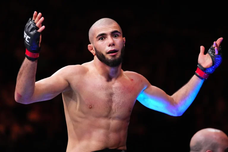 El peleador británico, Muhammad Mokaev, dejó en el aire su futuro después de publicar una serie de mensajes en redes sociales.